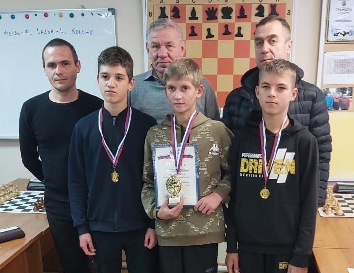 Соревнования по быстрым шахматам.
